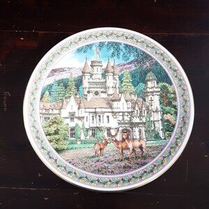 Royal Worcester Balmoral Bone China Collector Display Plate - Royal Palaces